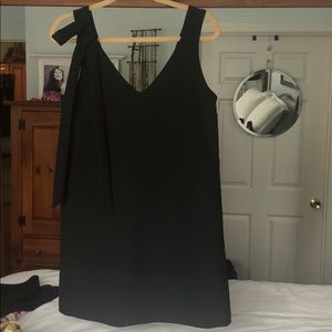 Kendall + Kylie black bow v-back shift minidress